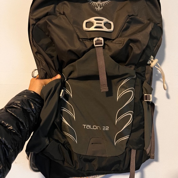 Osprey Talon 22 Pack Men's Hiking Backpack (2020 Model) - Picture 3 of 8